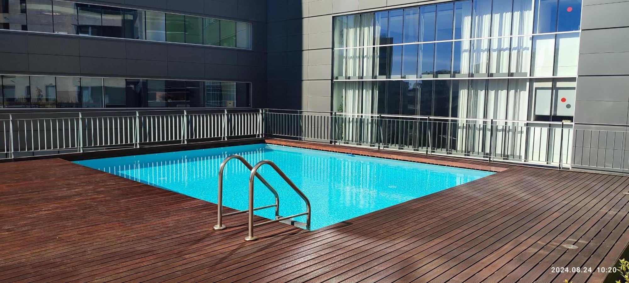 Nice Duplex Apartment With Free Pool And Garage リスボン エクステリア 写真